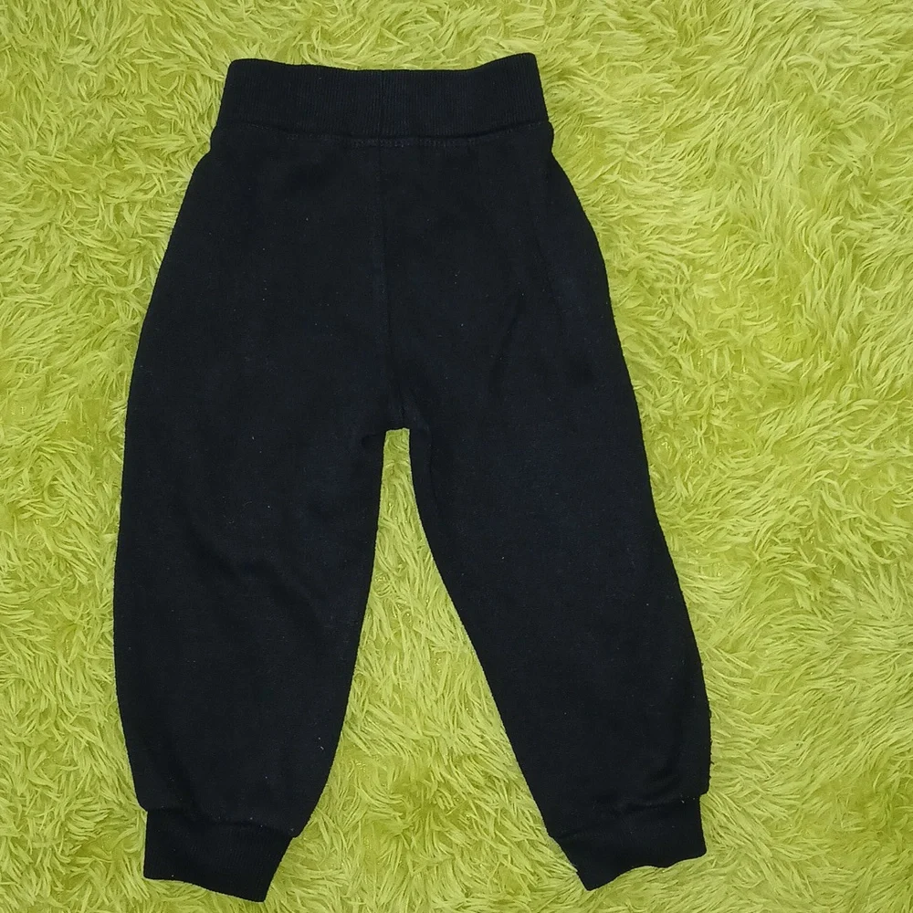 Tommy Hilfiger Toddler Red Hoodie Jacket with black joggers Size 2T PREOWNED‎